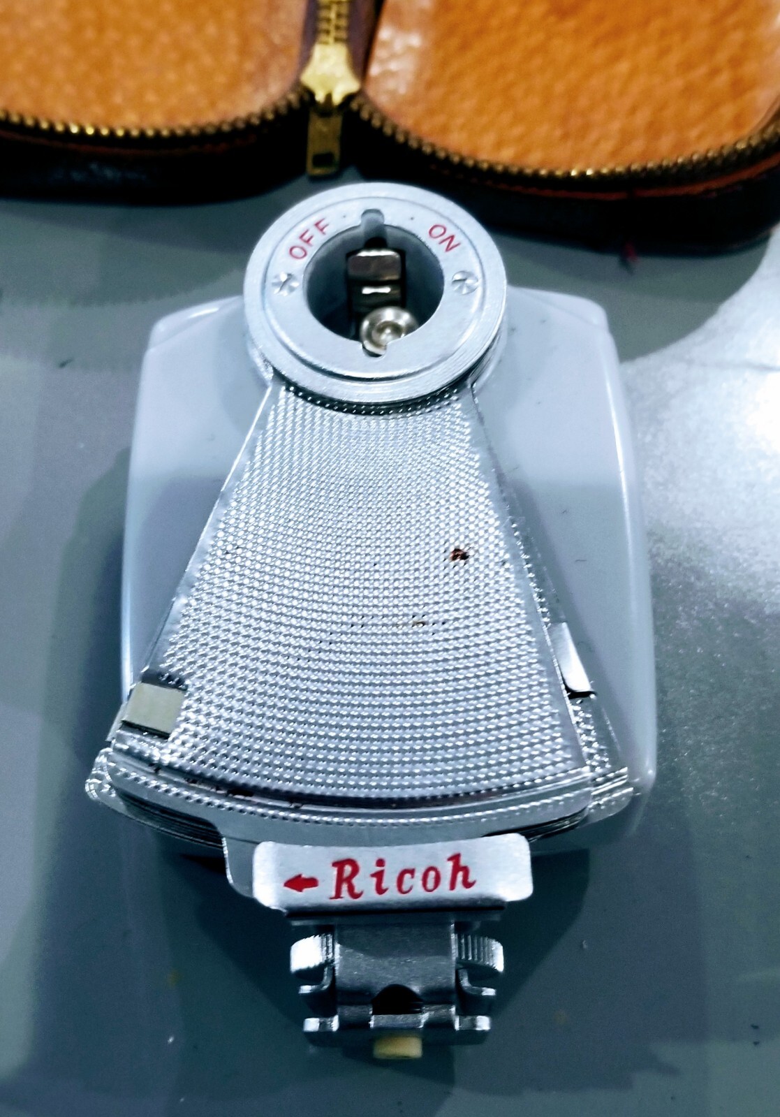 VINTAGE Ricoh BC 605 Camera Compact Shoe-Mount Folding Flash Gun w/ Leather Case