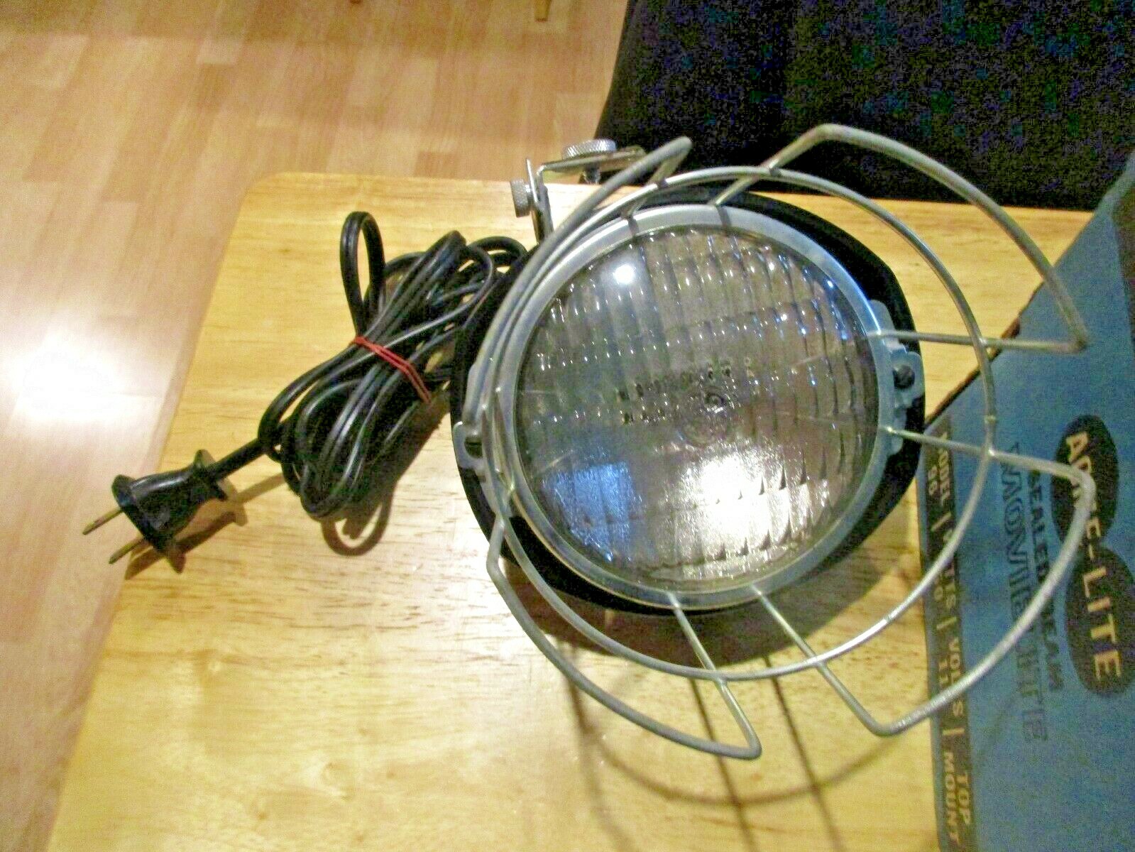 ACME-LITE Movielite Sealed Beam Protective Guard 45 Bounce Swiveling super 8 Cam