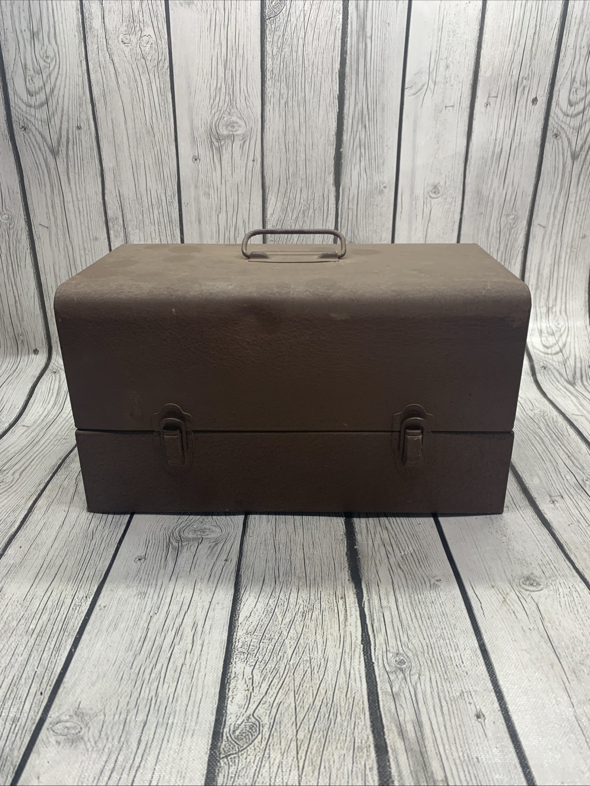 Vintage 7 or 5 Inch Film Reel Canister Case. Holds 12 Canister. Good Condition.