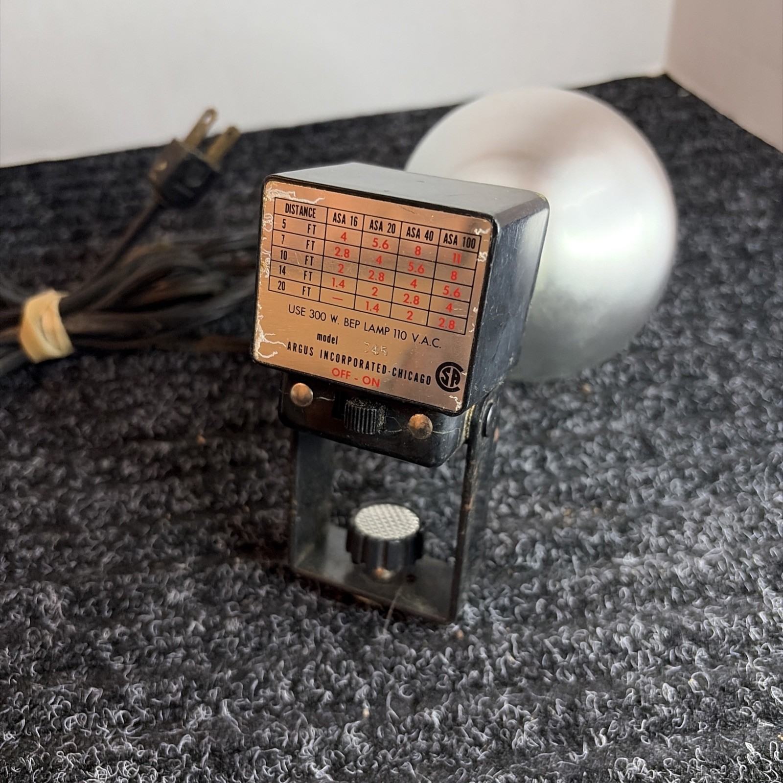 Vintage RARE Hot Shoe mounted Argus 300W Movie Light – Model 745 8mm 16mm