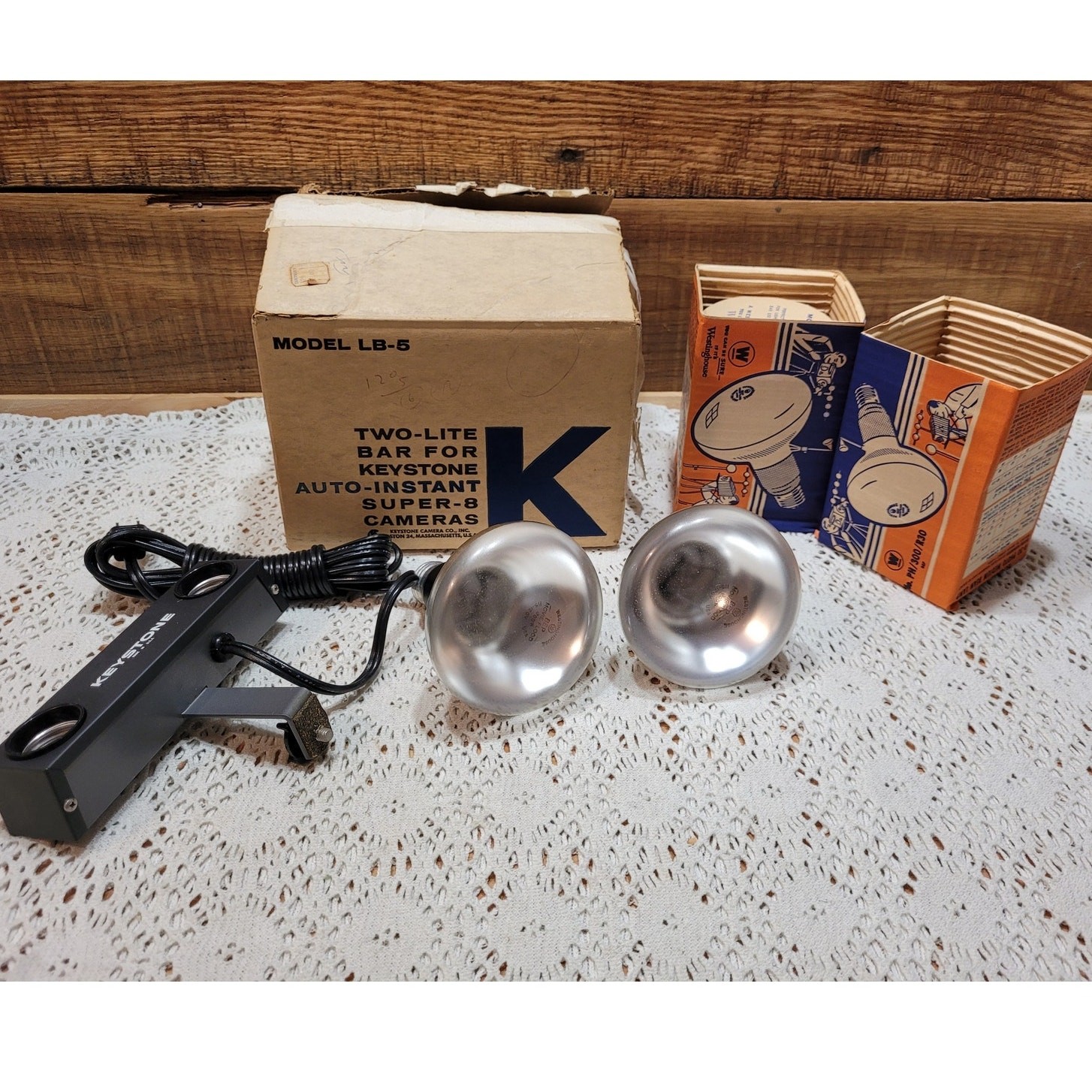 Vintage Two Lite Lights Bar for Keystone Auto Instant Super 8 Camera Model LB-5