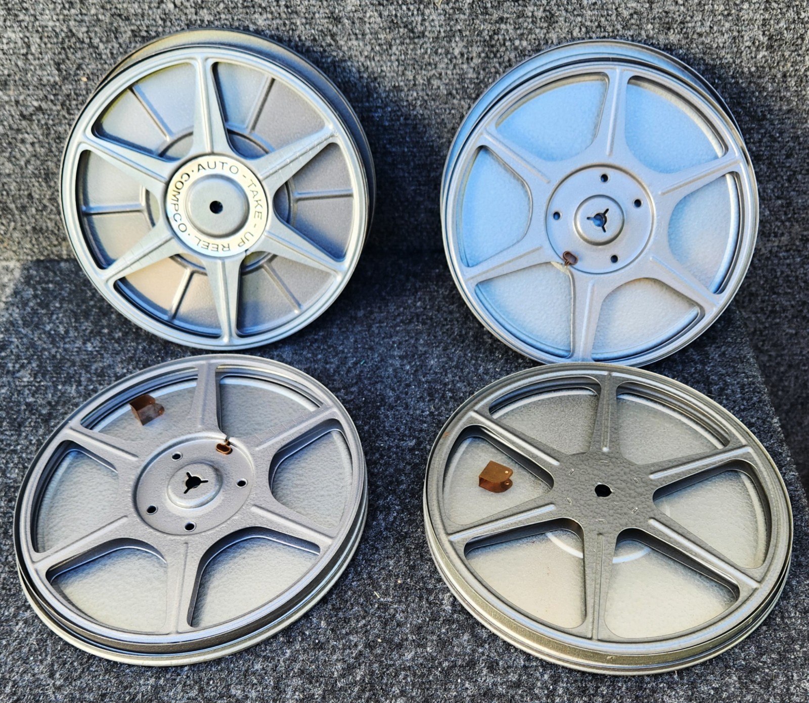 LOT 4 Vintage Gray Metal 8 MM 5 ” Film Cans & Reels [3 COMPCO + 1 Other] (VGUC)