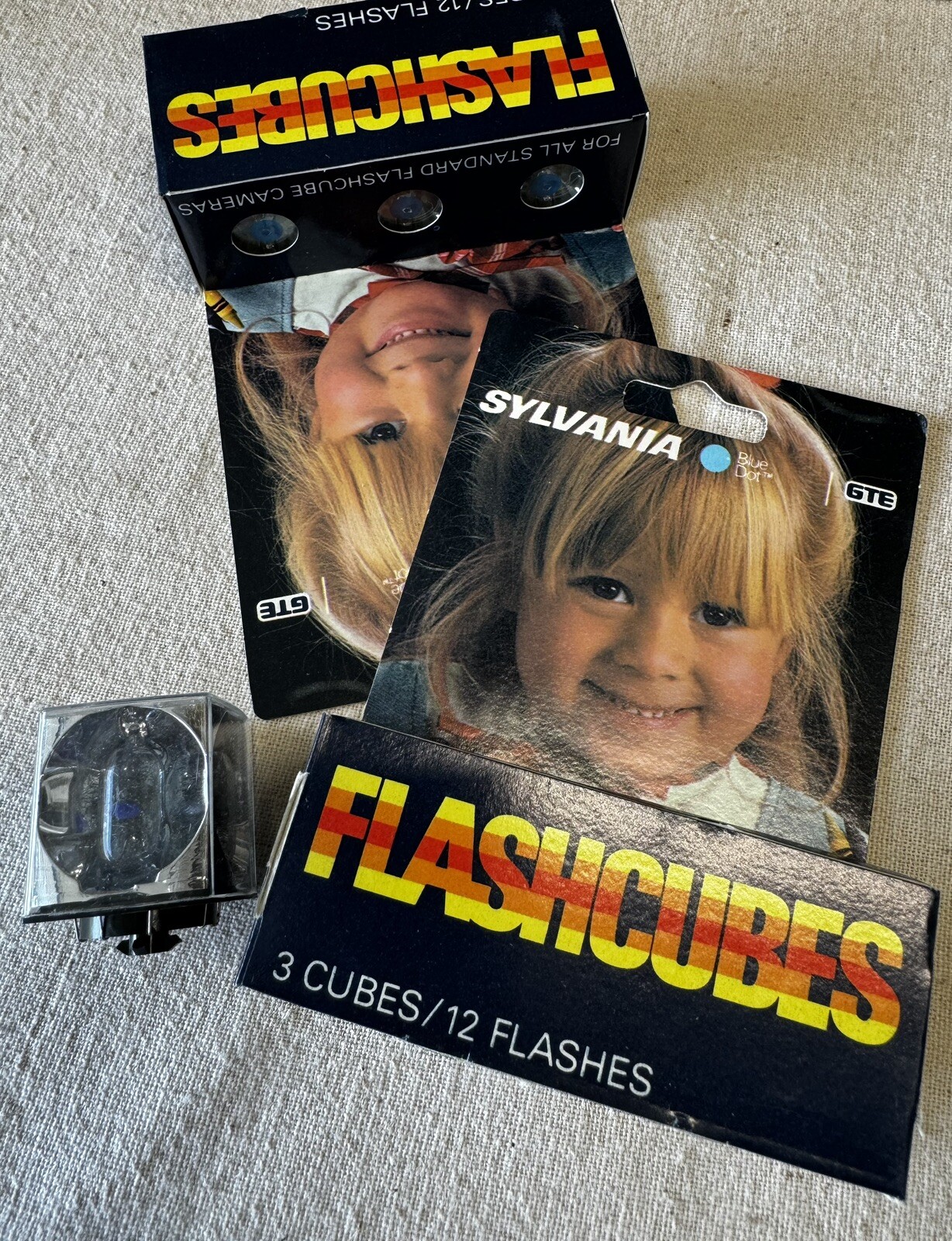 NOS Sylvania Blue Dot Flashcubes 91288-0 11 Packages/33 cubes/132 flashes
