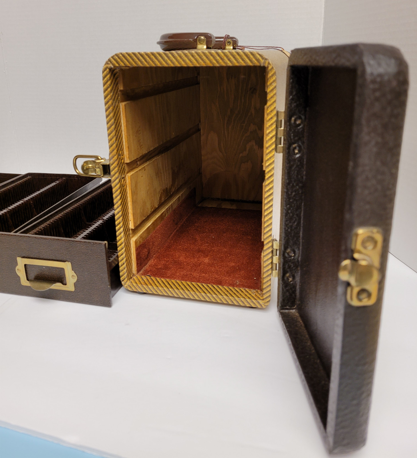 VINTAGE BARNETT & JAFFE SLIDE HOLDER CASE