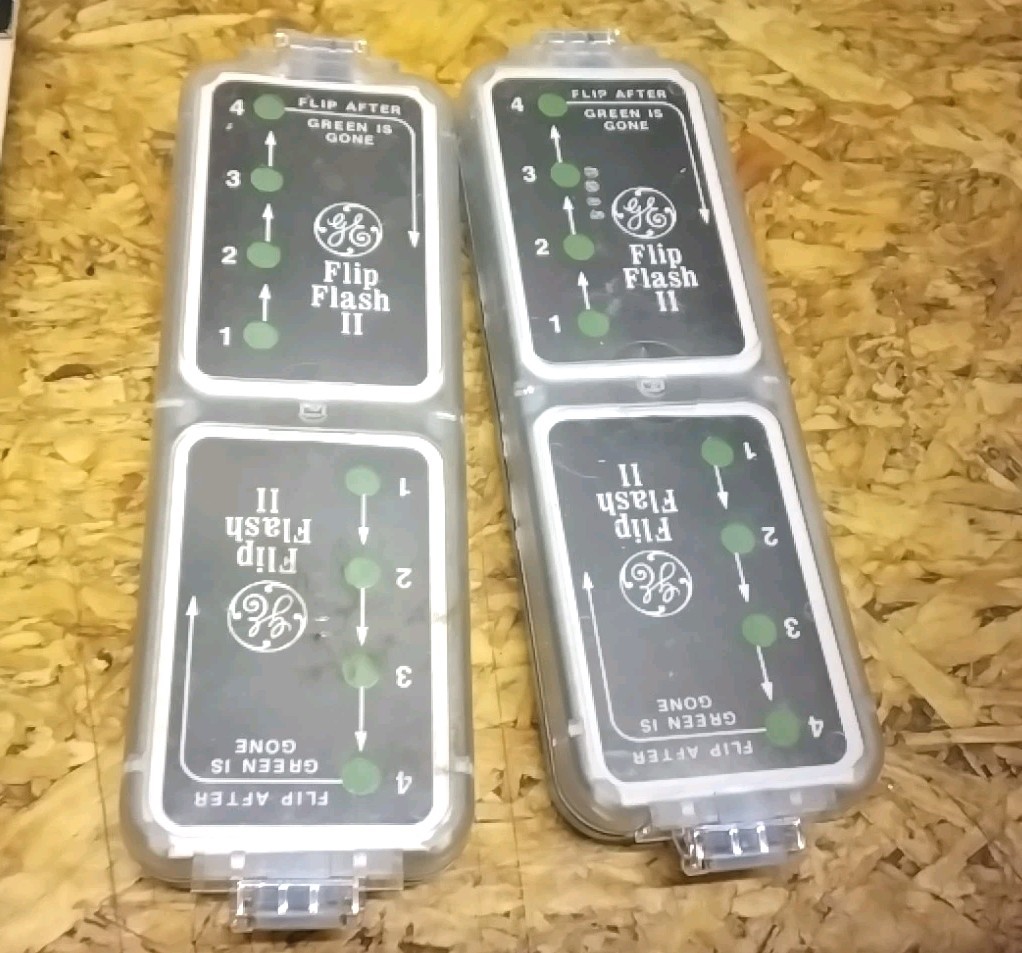 4x GE Flip Flash II Vintage Camera Flash Bars ALL GOOD WITH FREE CAMERA (AS IS)