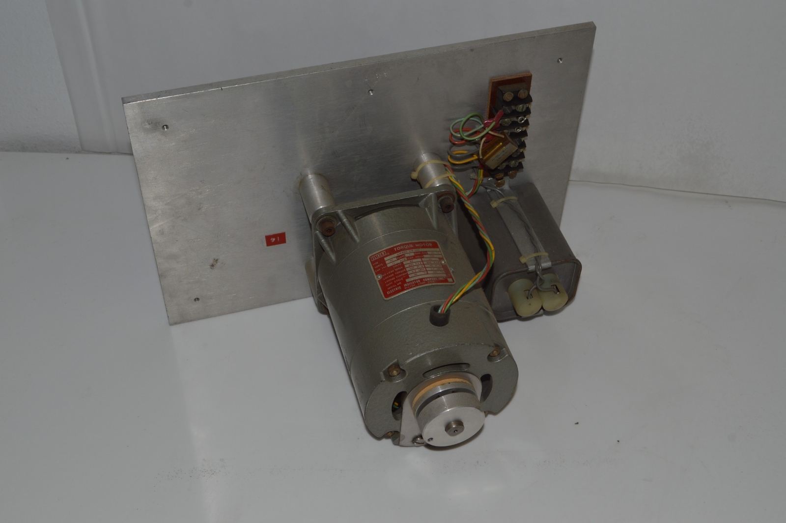 *TC* ELINCO TORQUE MOTOR TYPE GJRNXD-1119-6D5 – VINTAGE FILM REWINDER (TGS28)