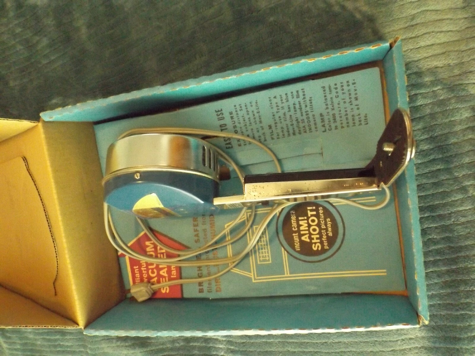 Vintage Hollywood mov-E-lite Antique Camera Lighting w/Original Box