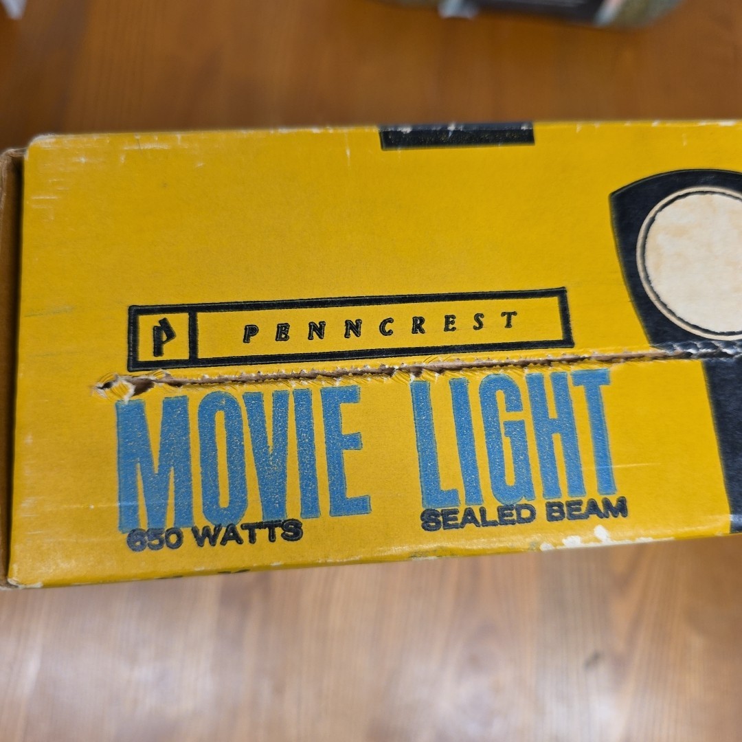 J.C. Penny Penncrest 88 Sealed Beam Movie Light Model 650 Made In USA
