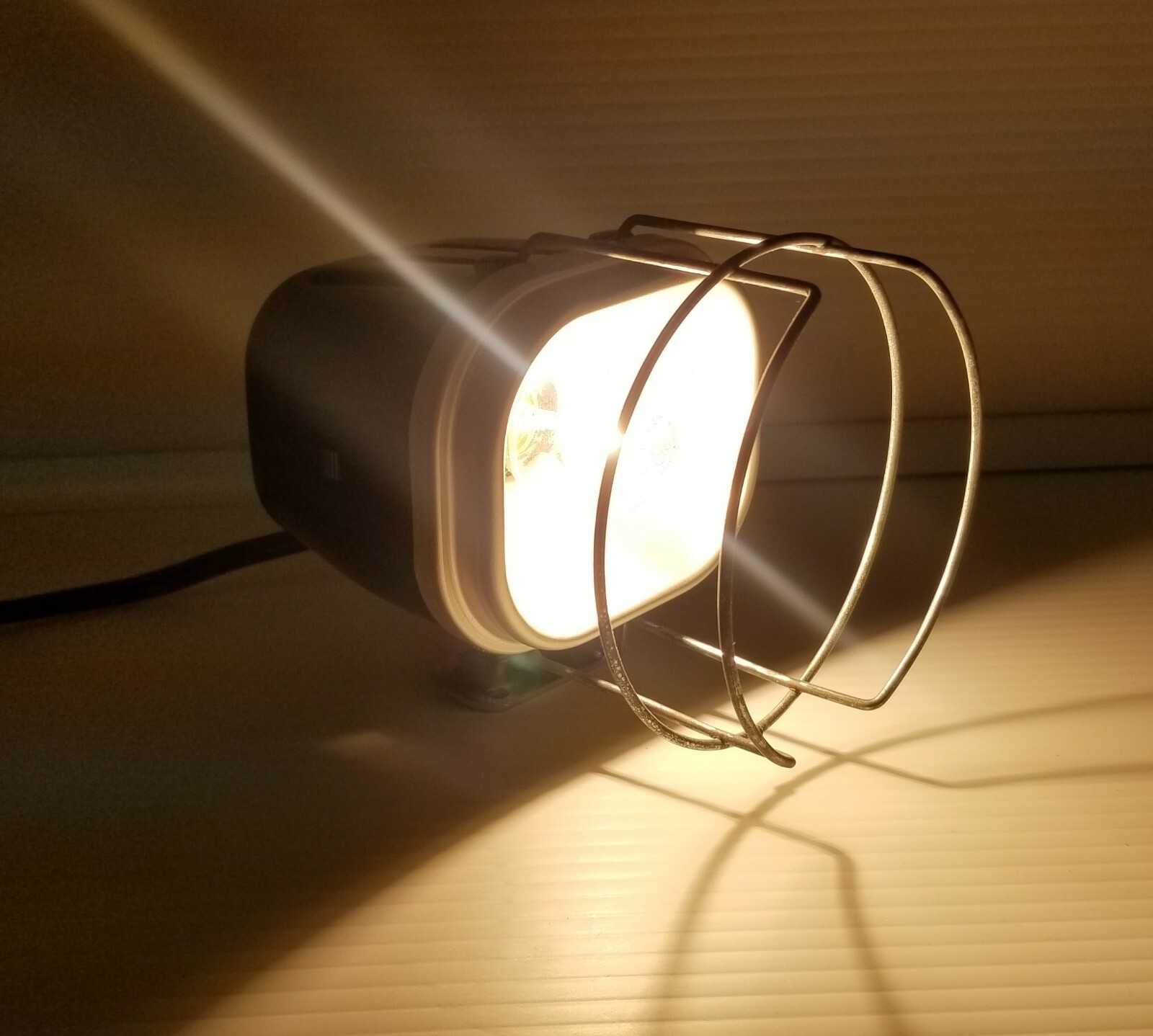 Vintage Acme Lite Model 800 XL–LITE Supplementary Light Movie Camera 100 Watts