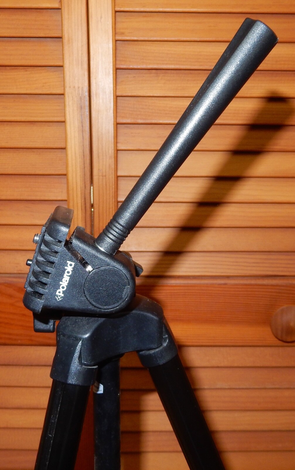Polaroid Adjustable Height Digital Camera Tripod, 18 1/2″ – 43 1/4″