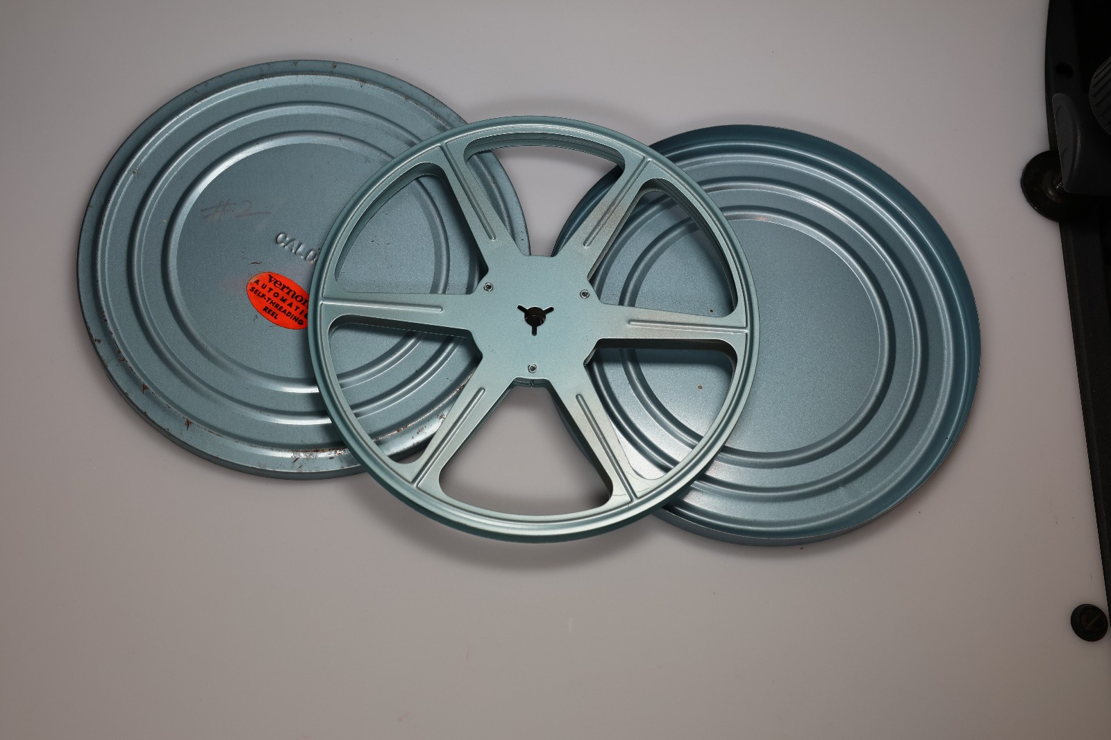 8mm film reels cans, 5 pcs 5″ 200’ Metal Reels & Cans plus 1 150′ metal reel/can