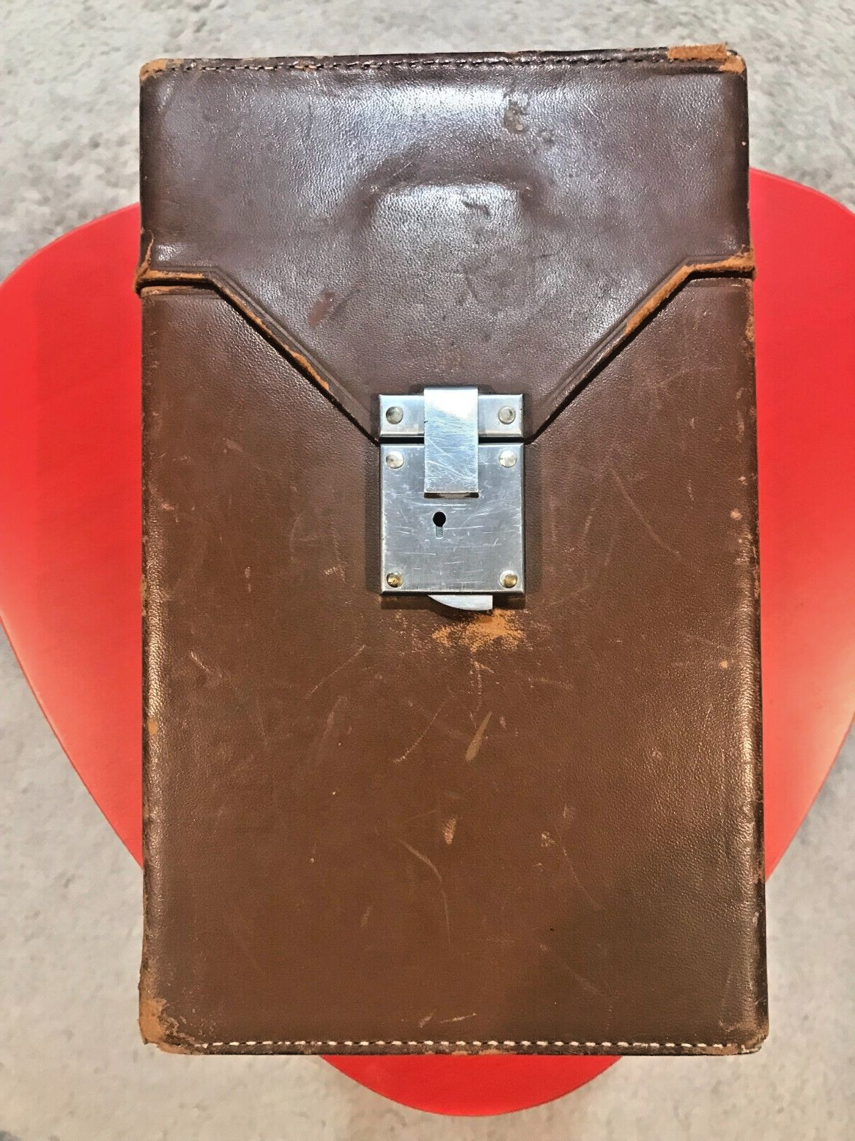 1930s KODAK MAGAZINE CINE-KODAK BROWN LEATHER CASE W/KEY, LINED, & COMPARTMENTED
