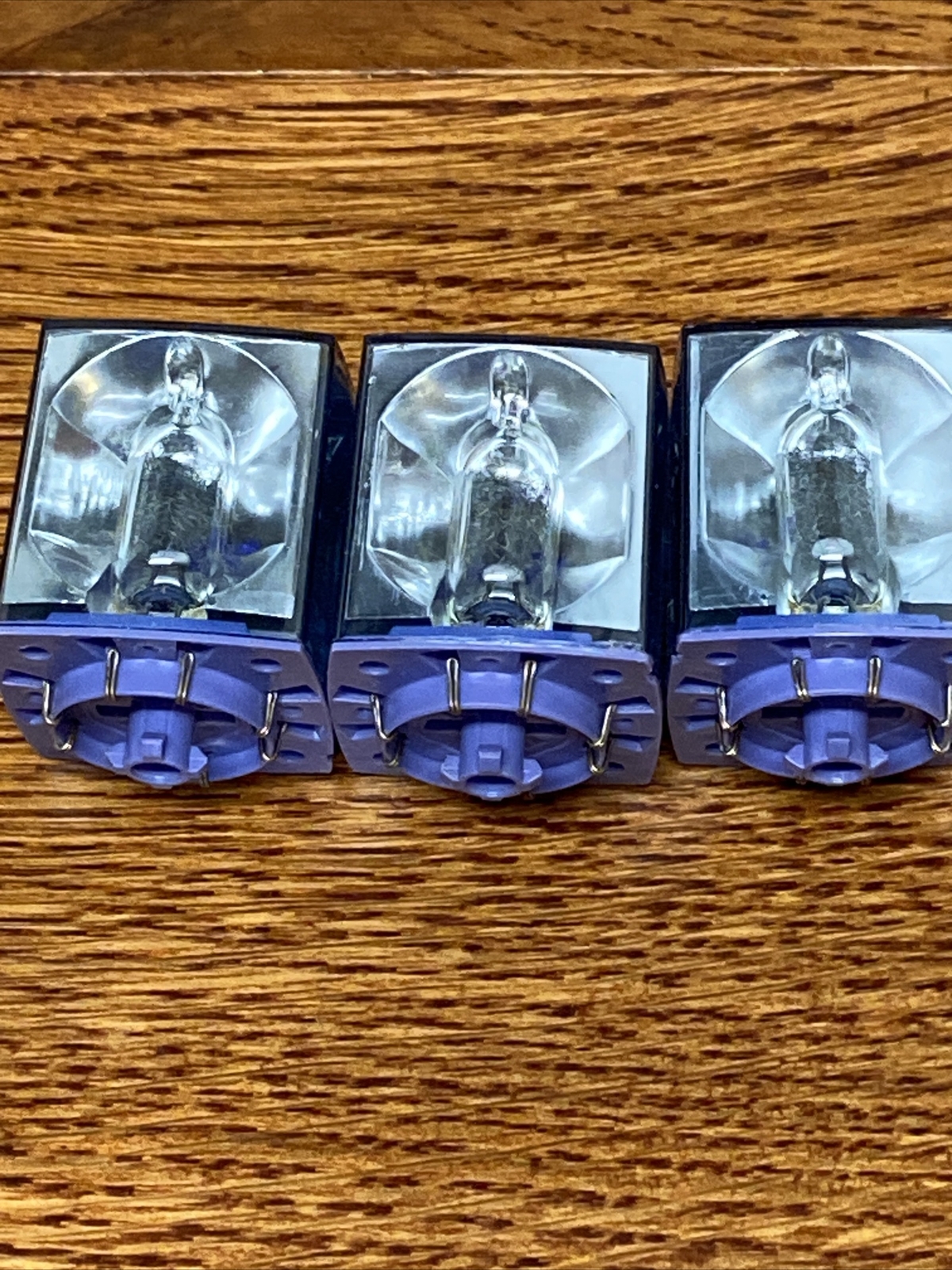 Vintage Flash Cubes -9 Vintage Cubes-Sylvania Blue Dot, Westinghouse, & GE