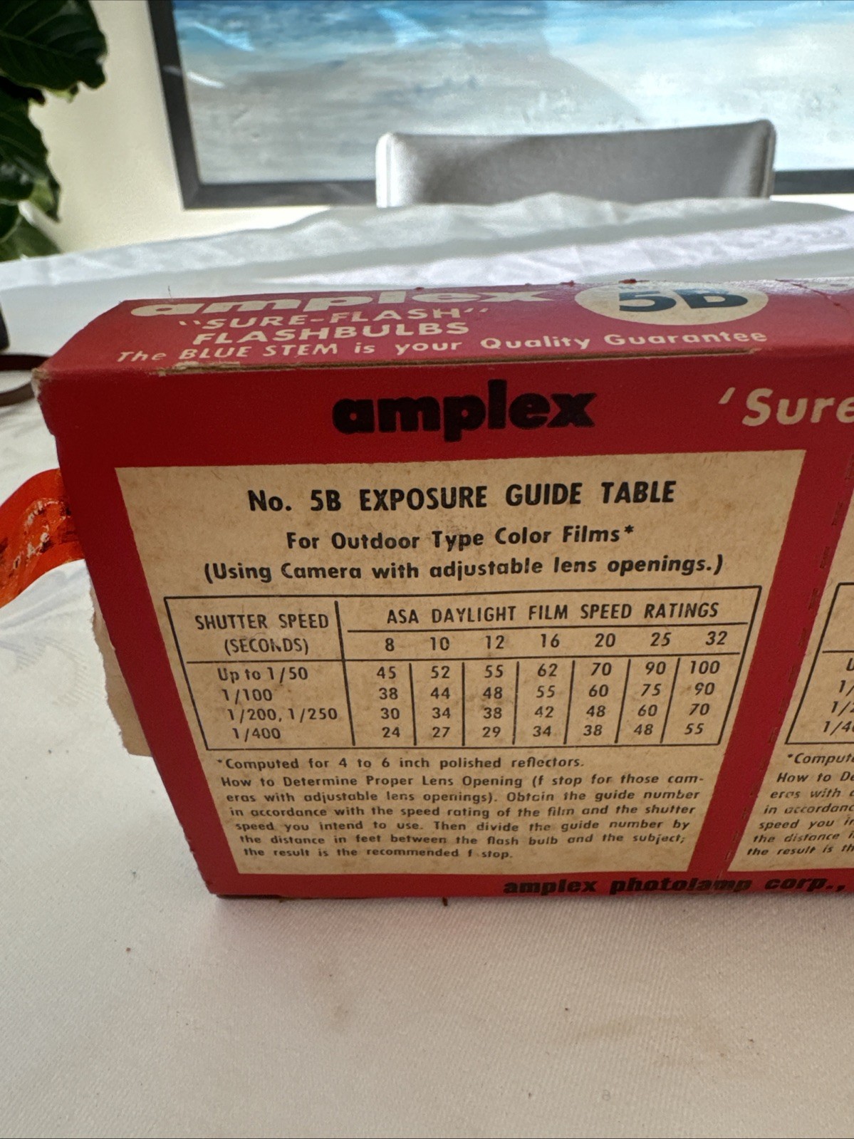 AMPLEX “Sure-Flash” Photo Flashbulbs No.M2 (New Old Stock) 10 Bulbs