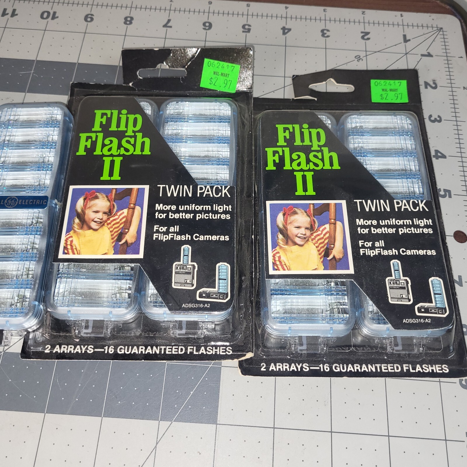 Vintage GE Flip Flash II 2 Twin Pack Flash Pack FlipFlash Cameras 2 New 3 Used