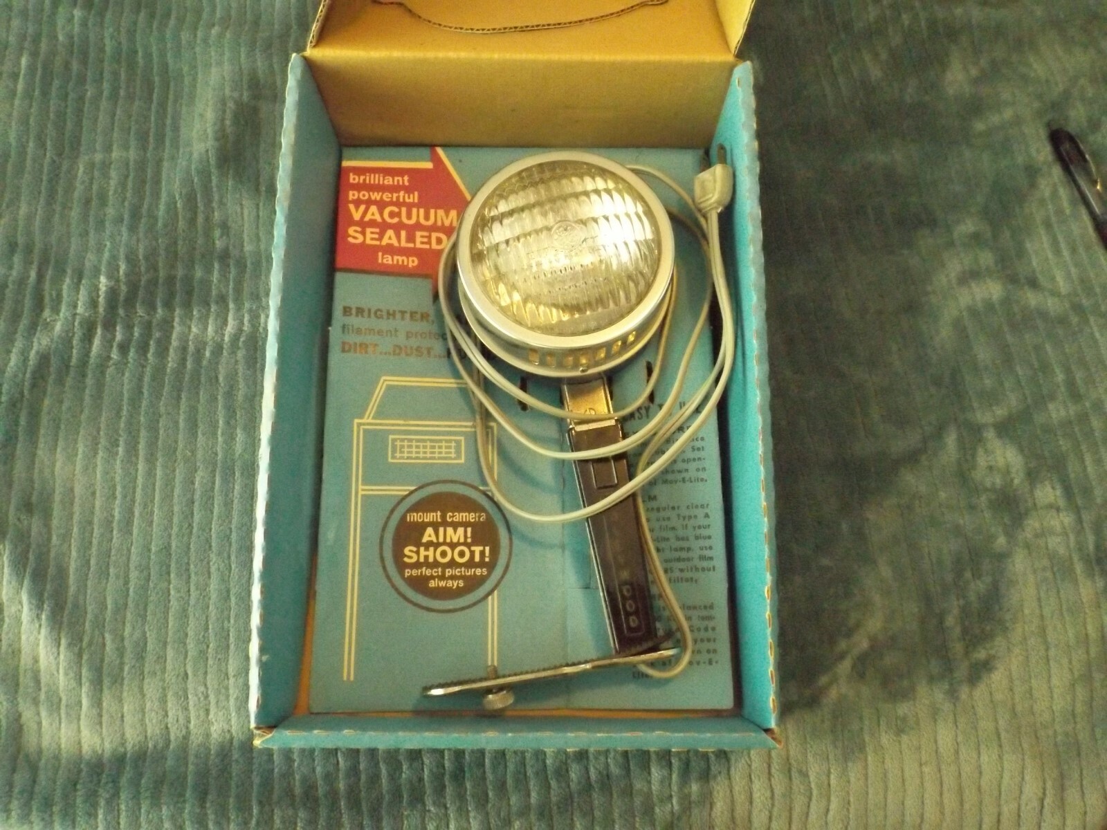 Vintage Hollywood mov-E-lite Antique Camera Lighting w/Original Box
