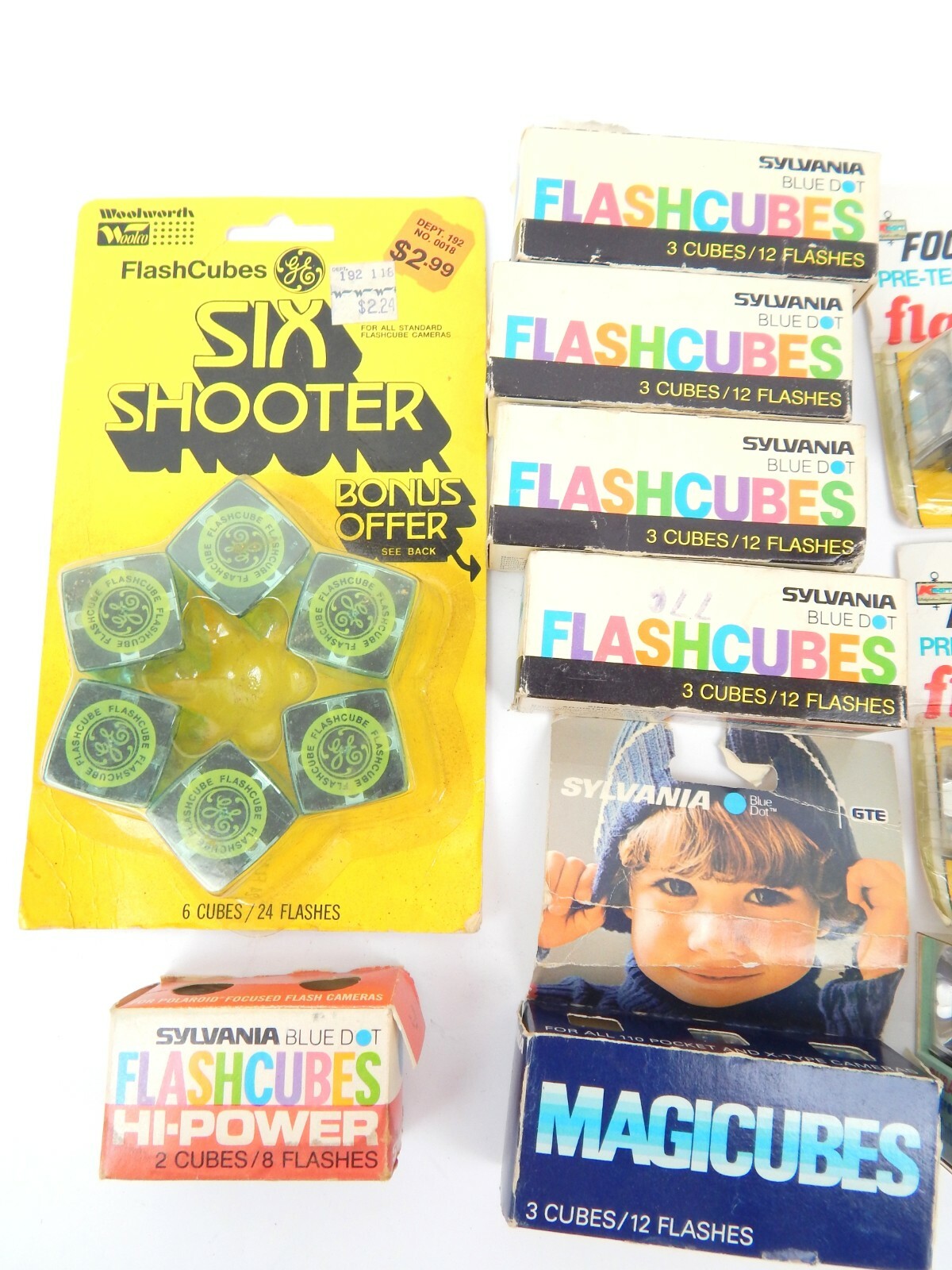 2A Vintage Lot 32 Flashcubes Blue Dot Camera Bulbs In Boxes GE Focal Dura More!