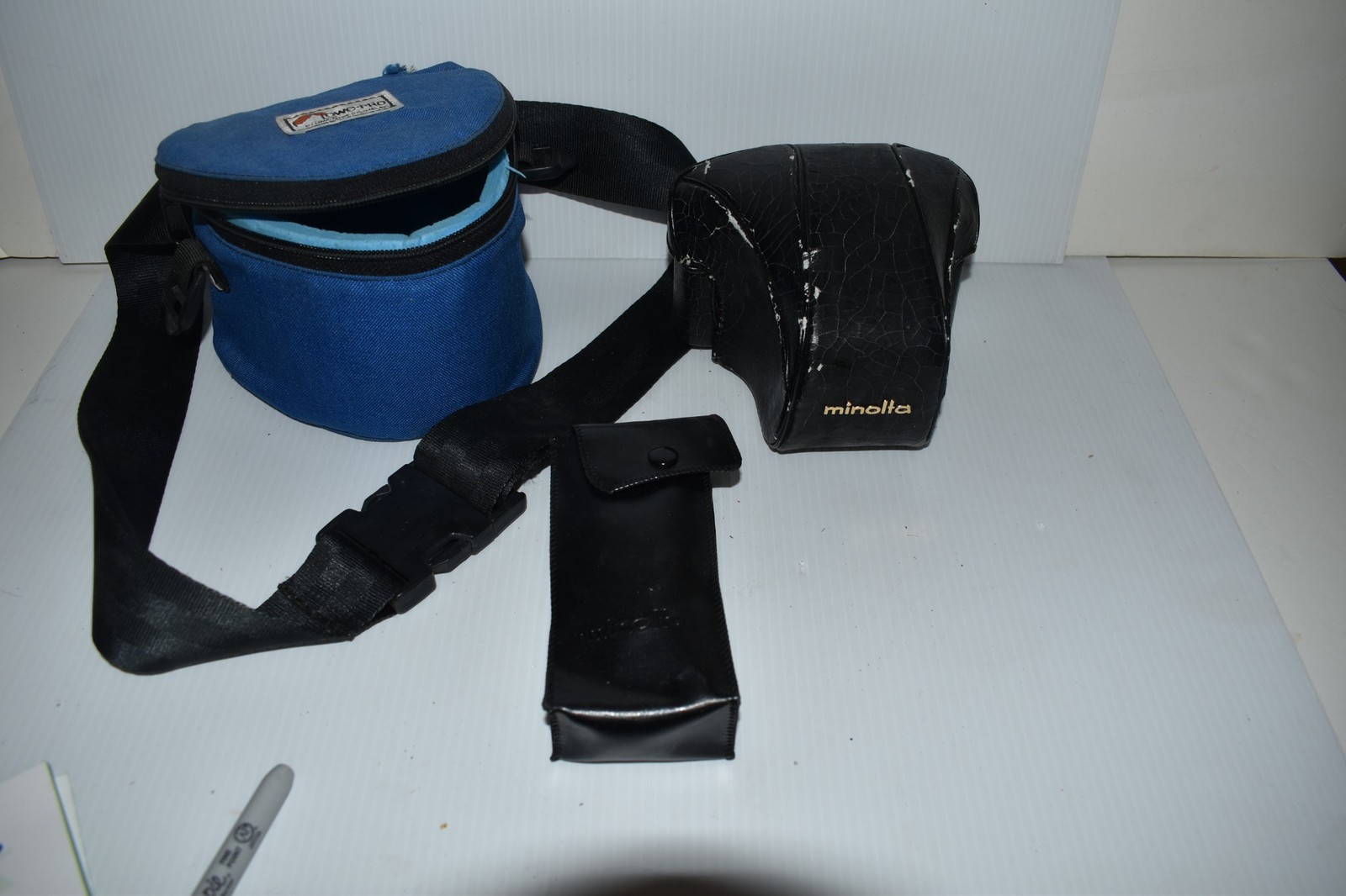 VINTAGE CAMERA BAGS- LENS CASE- MINOLTA / LOWE-PRO / VIVITAR (OQI13)