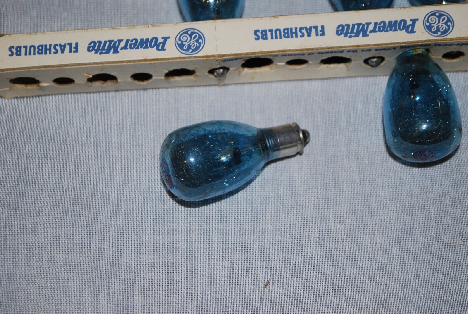 Vintage GE General Electric Rhenium M3B FlashBulbs Blue Blues 27 Total NOS