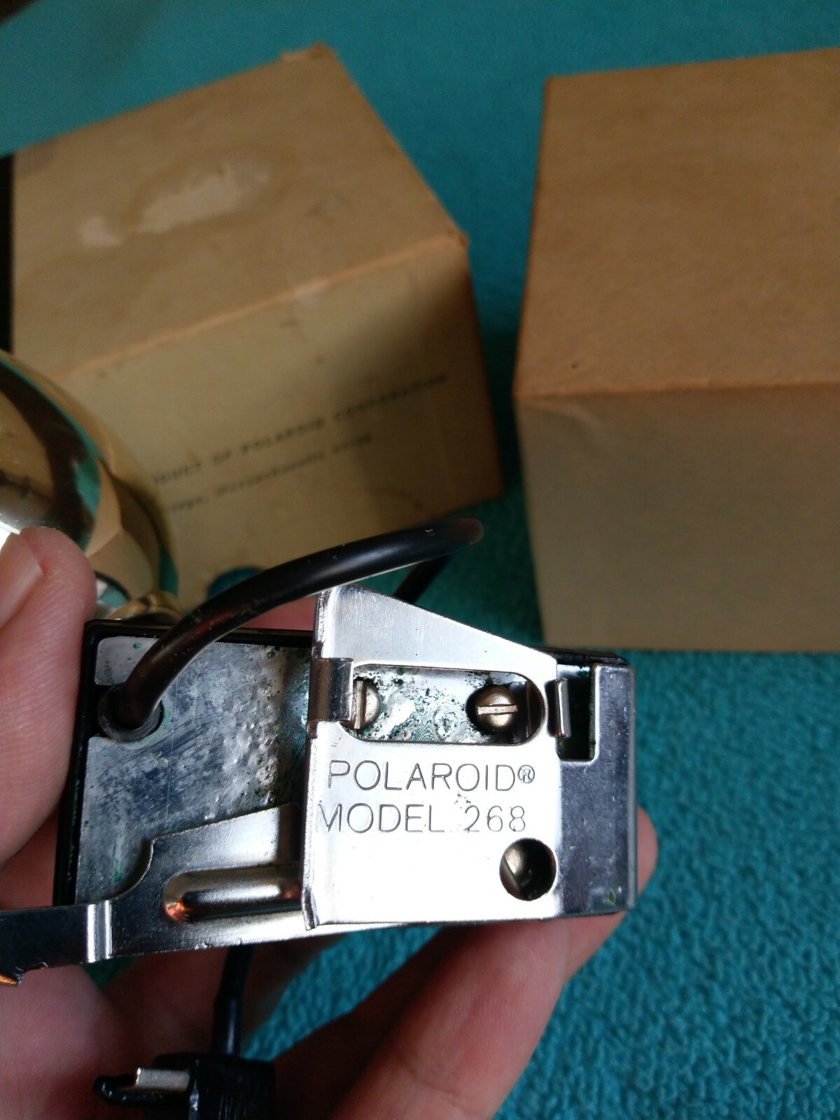 Vintage Camera Polaroid Flashgun Model #268 With Original Box and Bulbs.