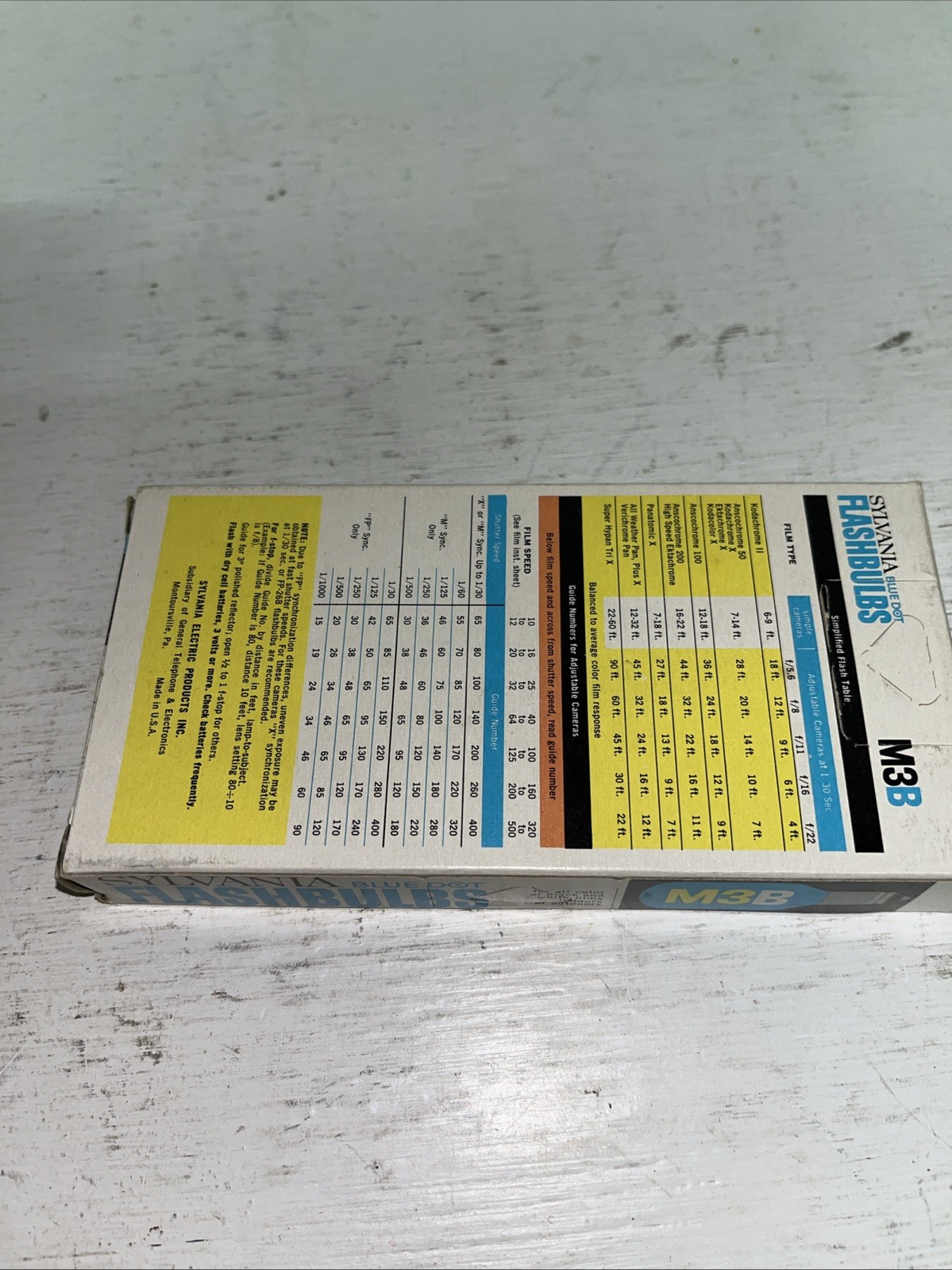 Sylvania Blue Dot Flash Bulbs flashbulbs M3B Twelve Blue Bulbs New Open Box