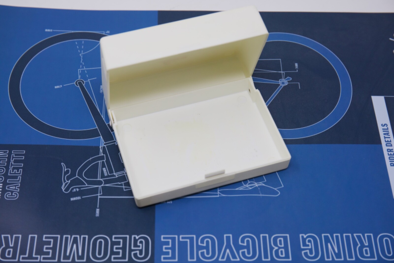 Leica vintage container plastic box storage small