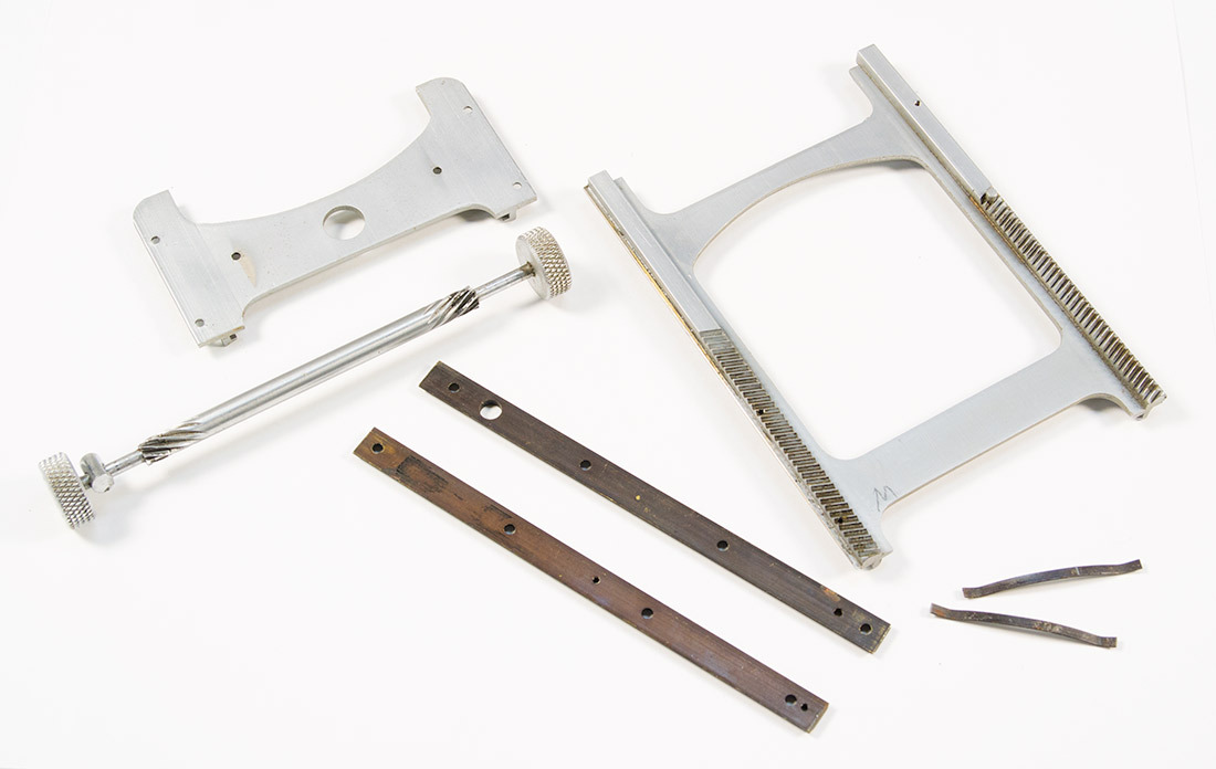 Graflex Miniature Speed Graphic 2×3 2¼x3¼ Focusing Rail, Guides & Pinion Set