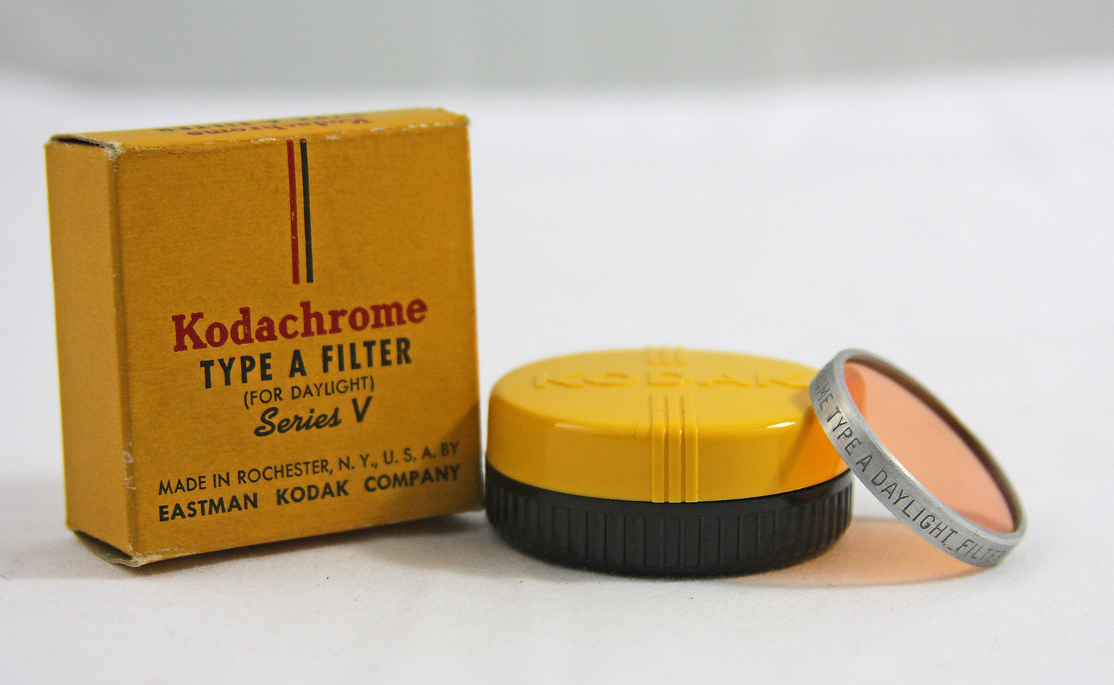 VINTAGE KODAK SERIES V WRATTEN NO.85 TYPE A COLOR FILM FILTER (NEW-OLD STOCK)