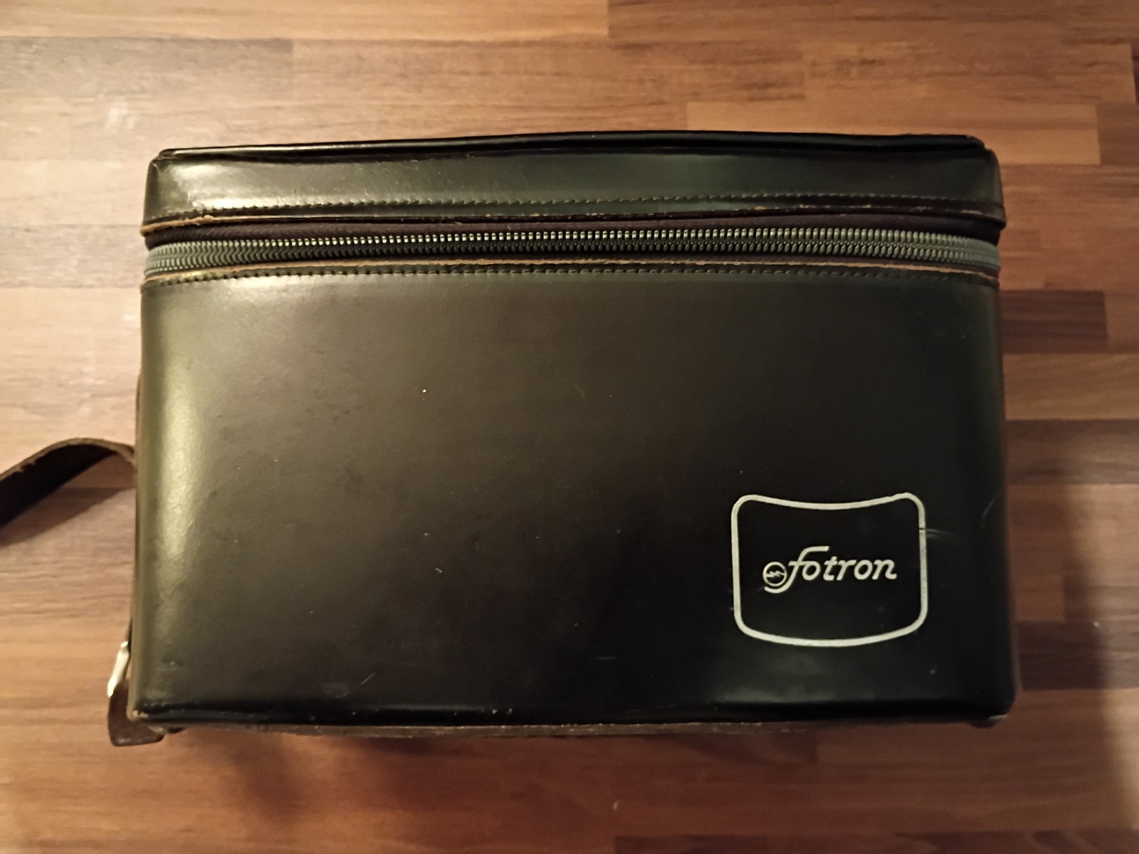 VTG Fotron Leather Carrying Case For Camera – Retro Photography – Broken Strap