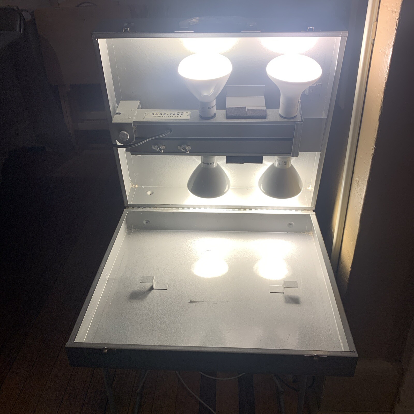 VINTAGE SURE-TAKE POWELITE MOD. 4L FOLDING BAR-LITE PORTABLE CAMERA LIGHT SYSTEM