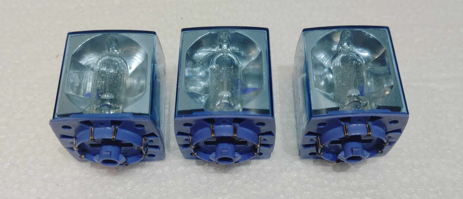 NOS ~ Vintage WESTINGHOUSE Flash Cubes ~ Box of 3 Cubes ~ 12 Flashes ~ Bulbs