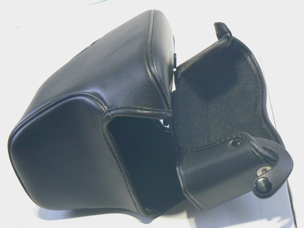Nikon 35mm Camera Black Snap Case with Black Felt Interior – Made in Japan