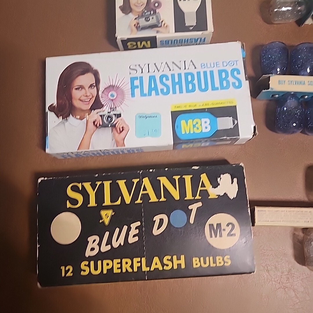 Vintage Sylvania Blue Dot Flashbulbs – M3 – M3B – M2