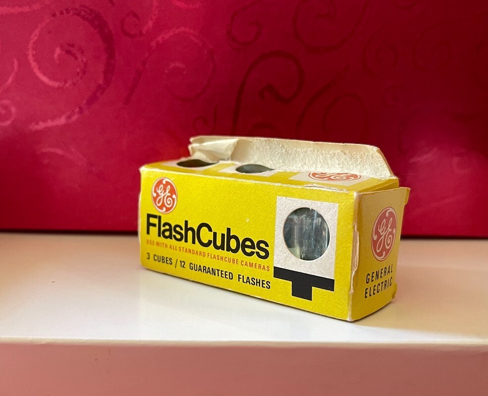 Pack of 3 VINTAGE General Electric FlashCubes