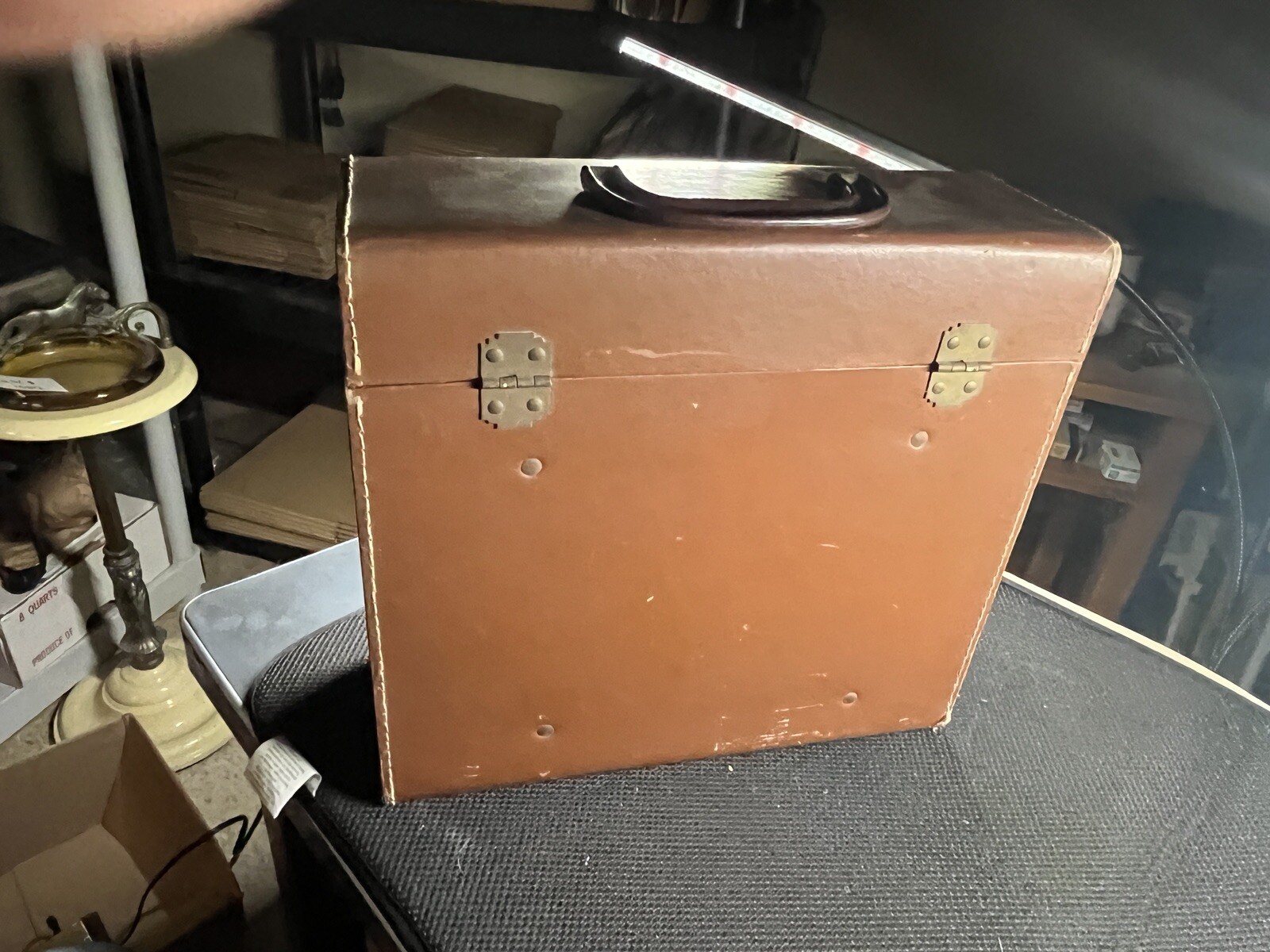 Vintage 4 Light Bar with case (TESTED) BULBS NOT INCLUDED