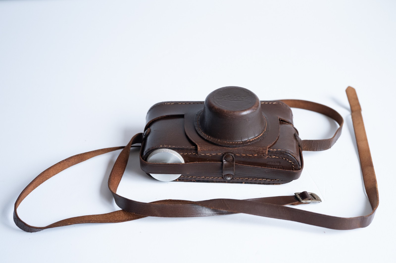 5 Vintage LEICA/Nikon/Tanack Camera Cases in good condition