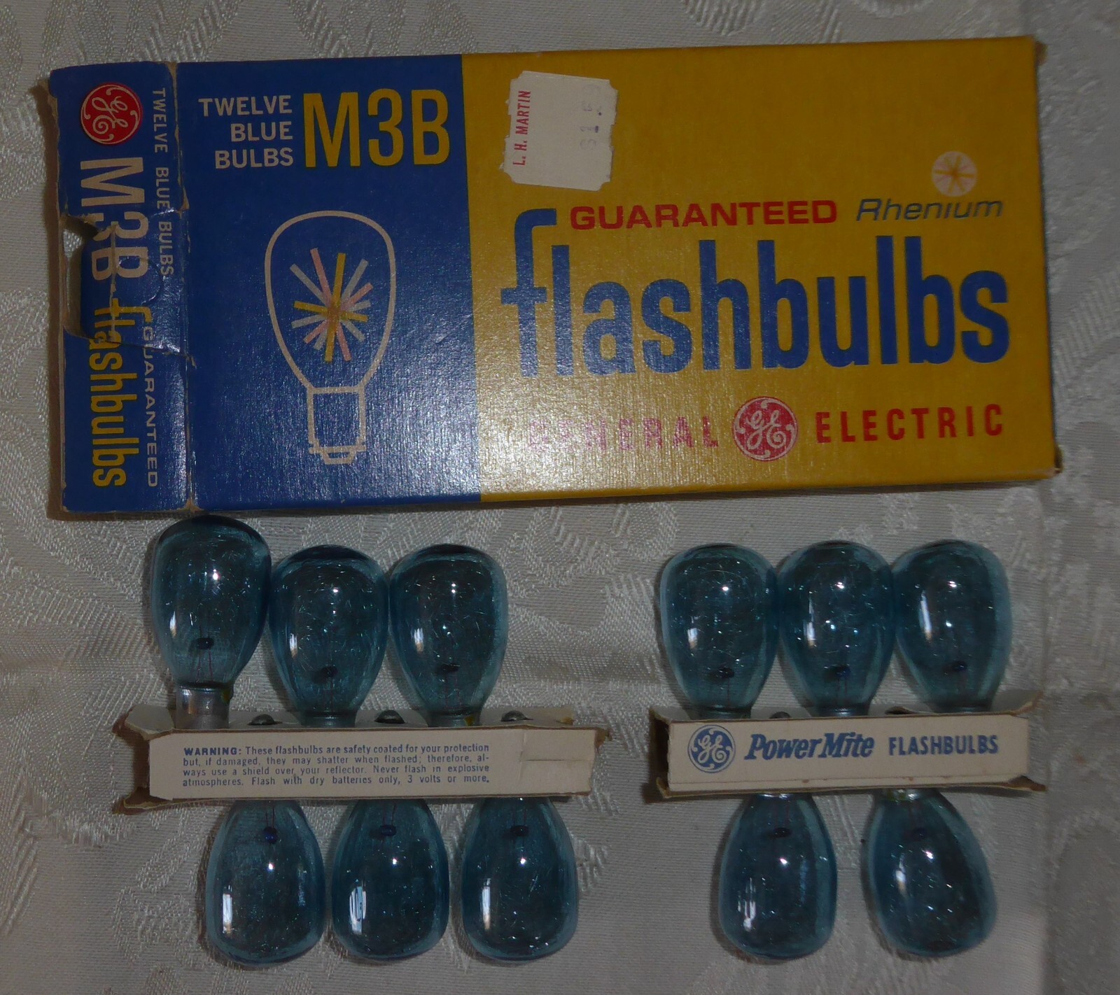 Vintage Lot of 11 General Electric M 3B Flashbulbs