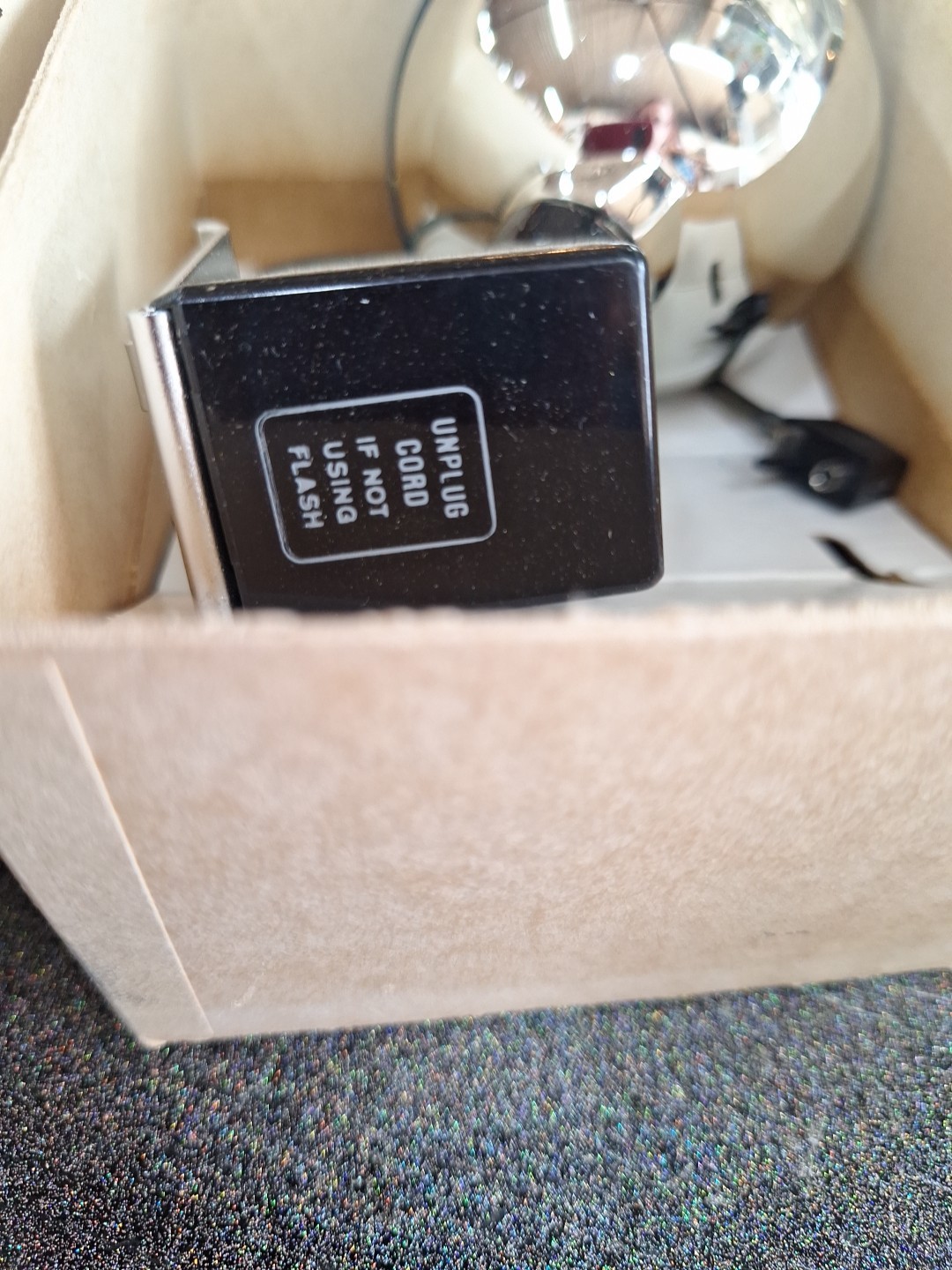 Vintage Polaroid Model 268 Flash Bulb Attacment with Blue Lens ~ Orginal Box