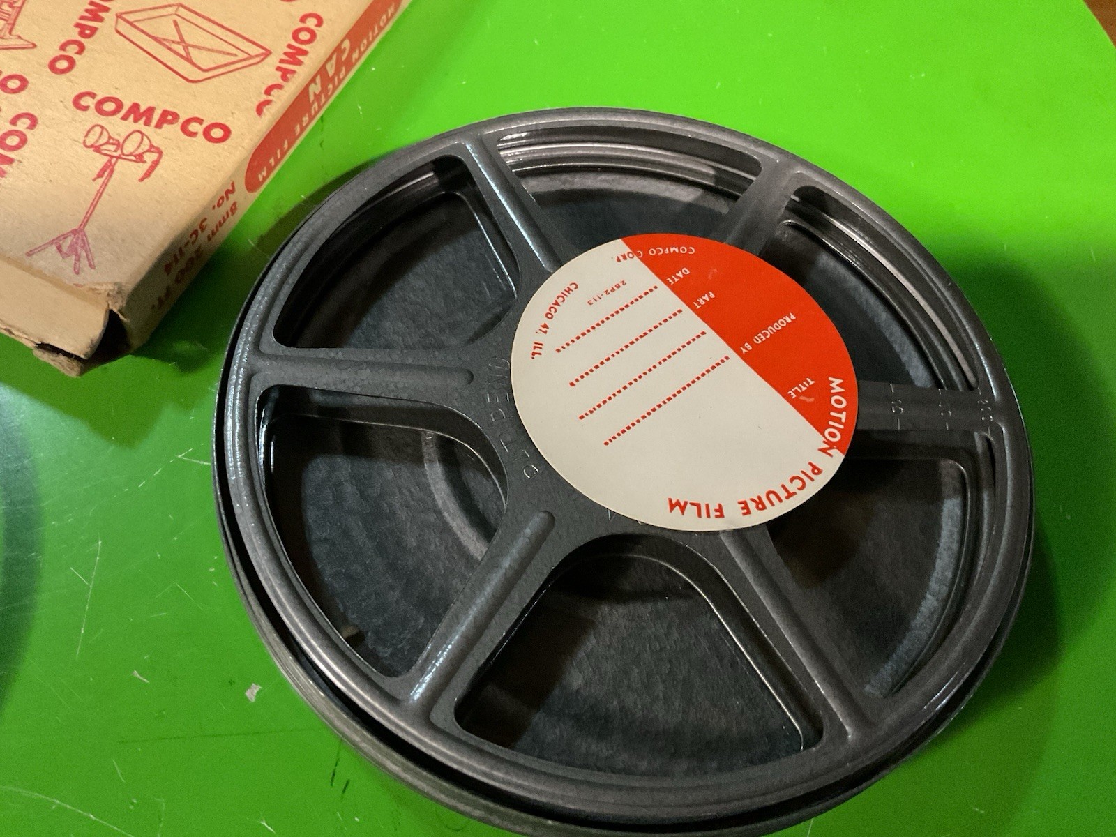 Vintage Compco Corp Can And 2 8mm Reels No 3c-114 In Orig Box