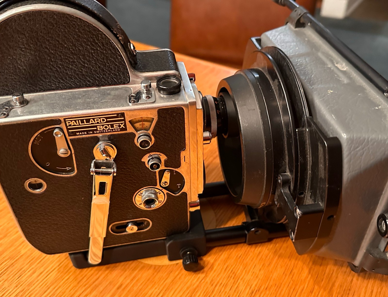 Bolex Saddle for 15mm Rods 60mm on Center – for “REX1 2 or 3” Round Base Cameras