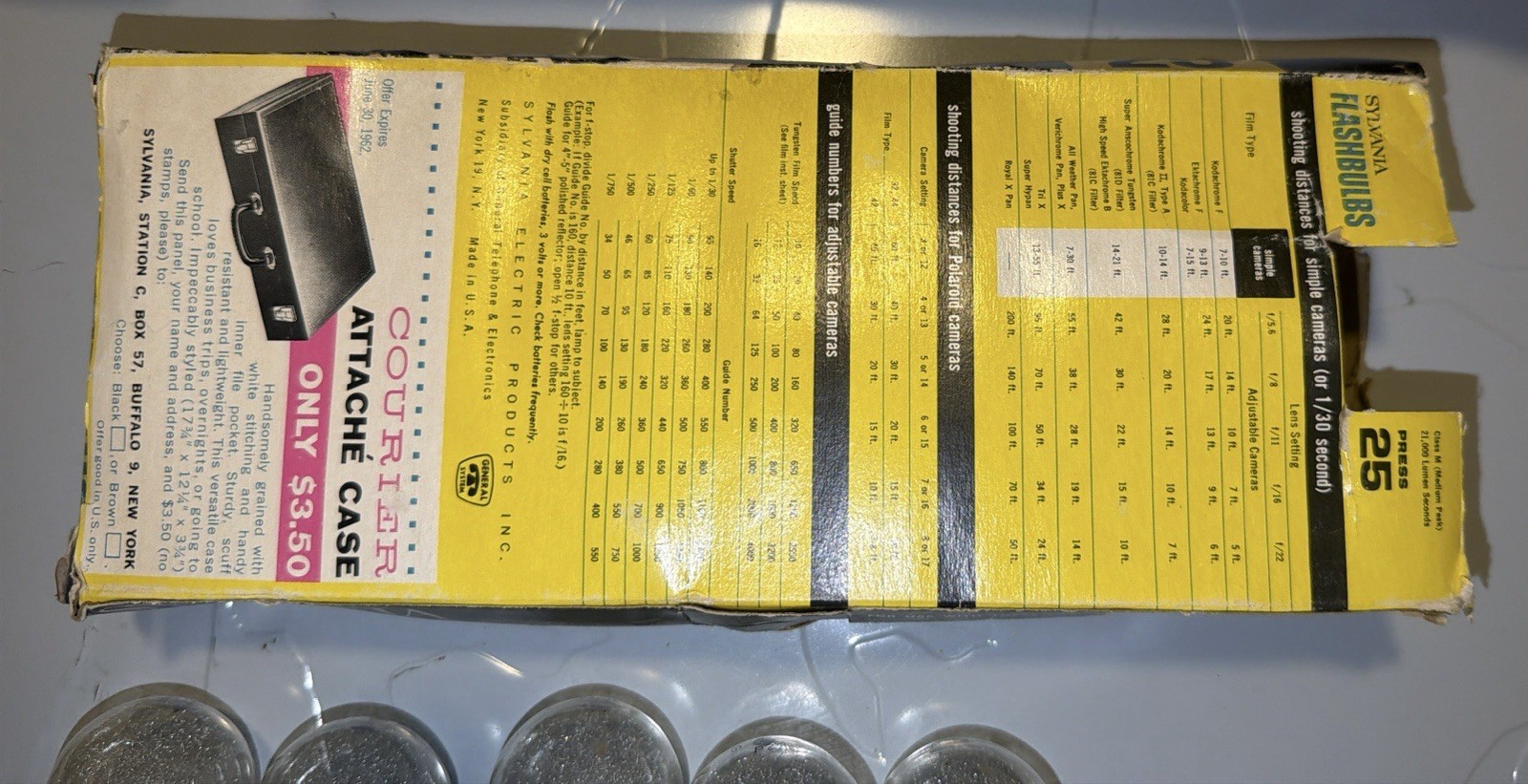 Vintage Sylvania Press 25 Flashbulbs Lot Blue Dot Boxes + Loose Bulbs Bulk, PROP