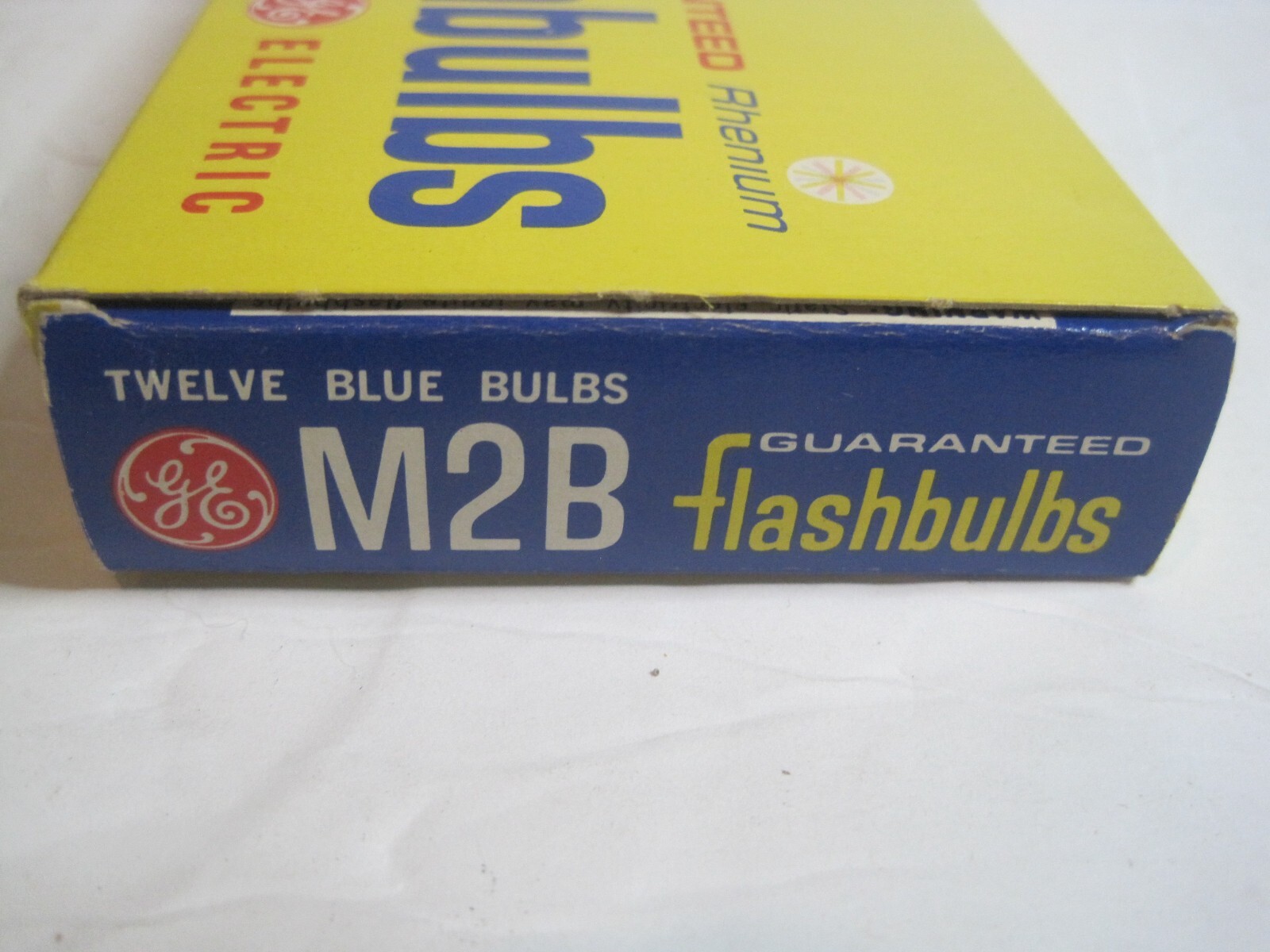 GE Flash Bulbs 5B Box of 12 Camera Flashbulbs General Electric New Old Stock NOS