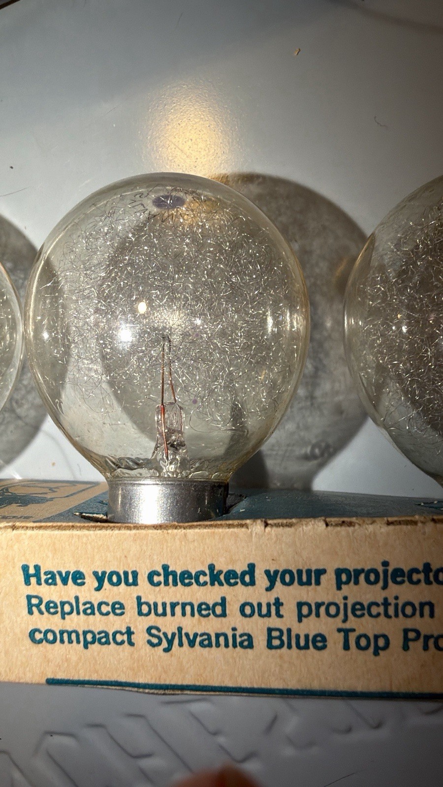 Vintage Sylvania Press 25 Flashbulbs Lot Blue Dot Boxes + Loose Bulbs Bulk, PROP