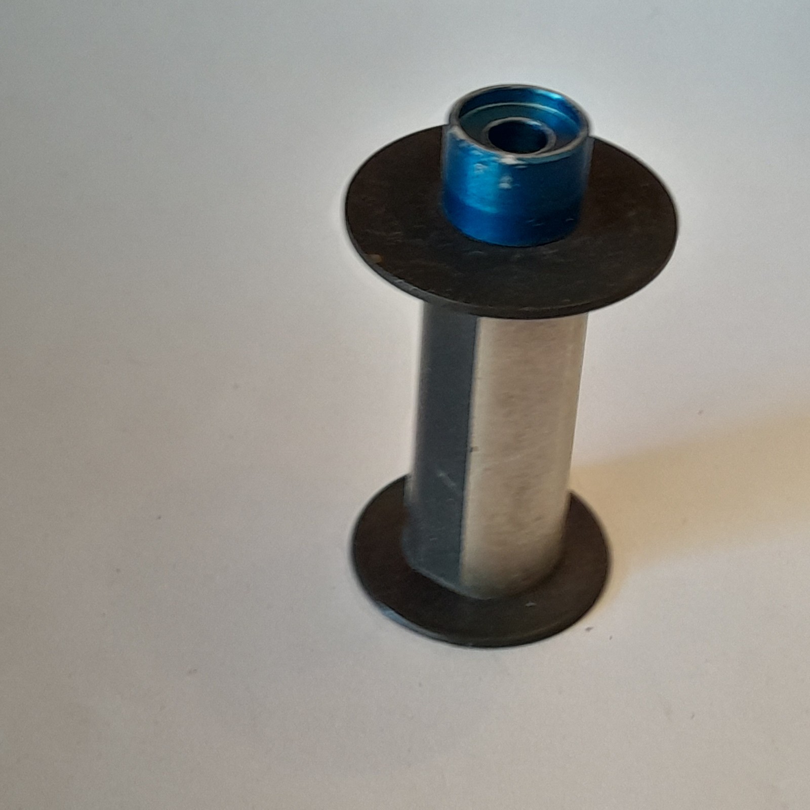 VINTAGE EXAKTA BLUE TIP METAL FILM SPOOL FOR EXAKTA II IIa IIb CAMERAS