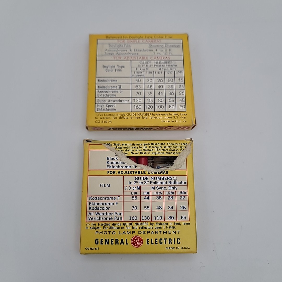 Vintage GE AG-1 AG-1B Flashbulbs NOS Lot 24 Bulbs 2 Boxes General Electric USA
