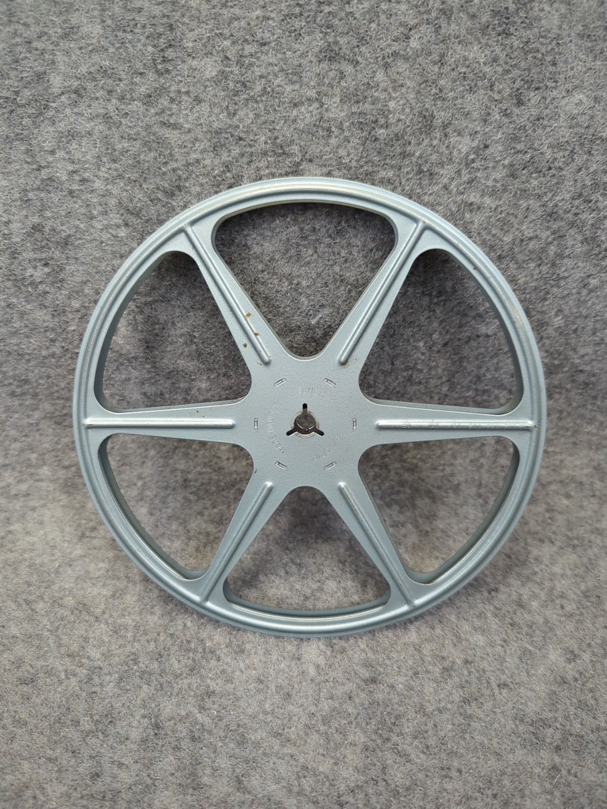 Vintage BLUE Scherer Ez-Grip 16mm 400 ft. Metal Movie Reel 7” w/ Case Can USA