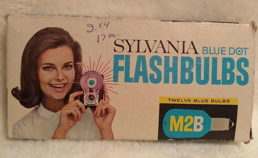 Sylvania Blue Dot Flashbulbs M2B Set Of 10 Unused Bulbs (8 Blue, 2 White)