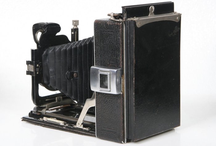 Welta Watson 9×12 Folding Plate Camera w/ Schneider Xenar 135mm Lens circa 1927