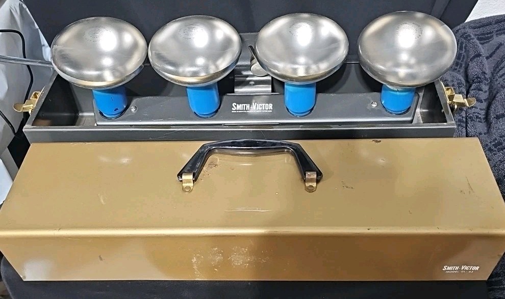 VINTAGE SMITH VICTOR GL-43 4 SOCKET PHOTOGRAPHY LIGHT BAR #D
