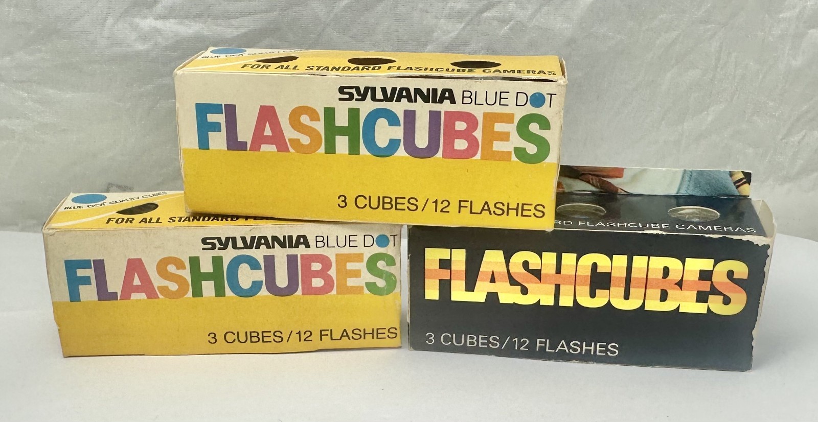 Vintage GTE Sylvania Blue Dot Flashcubes 7 Cubes, 28 Flashes